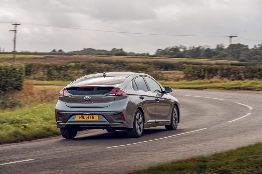 Hyundai IONIQ hybrid (AE) 2019 года  (UK) (фото 13 из 42)
